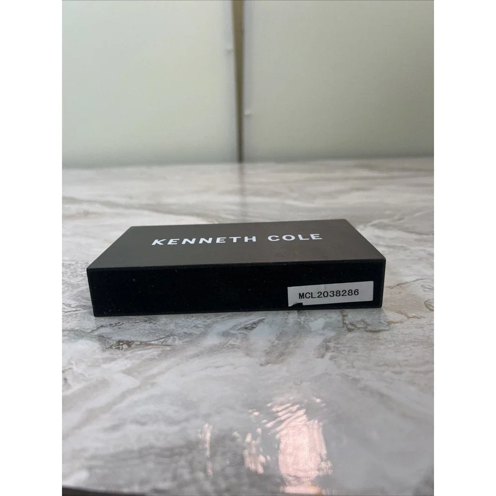 KENNETH COLE 5.5